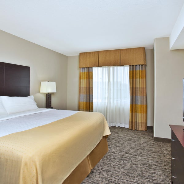 รูปภาพถ่ายที่ Holiday Inn &amp; Suites Green Bay Stadium, an IHG Hotel โดย Holiday Inn &amp; Suites Green Bay Stadium, an IHG Hotel เมื่อ 10/4/2023