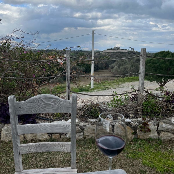 Foto scattata a Datça Vineyard &amp; Winery da Arzu B. il 3/14/2023