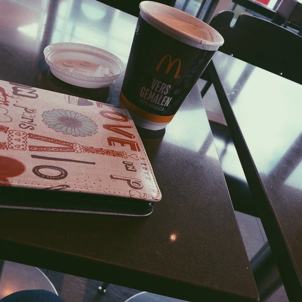 รูปภาพถ่ายที่ McDonald&#39;s โดย Marina O. เมื่อ 1/14/2015
