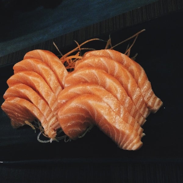 12/1/2014 tarihinde Marina O.ziyaretçi tarafından Kyoto Sushi &amp; Grill'de çekilen fotoğraf