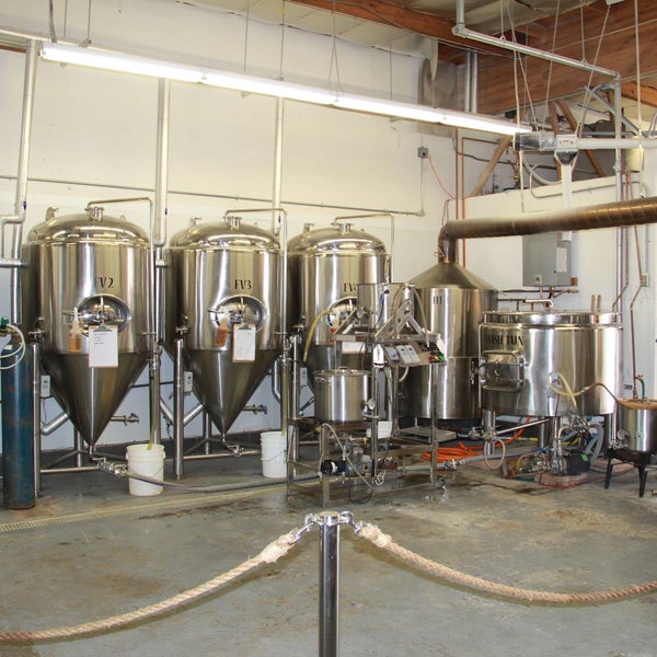 Foto diambil di Helm&#39;s Brewing Co. oleh Helm&#39;s Brewing Co. pada 11/25/2014