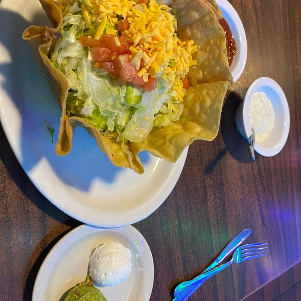 Снимок сделан в Ojeda&#39;s Mexican Restaurant пользователем Kristie A. 10/15/2020