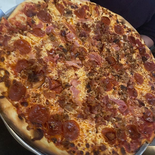 Foto tomada en Fire Slice Pizzeria  por Kristie A. el 11/28/2021