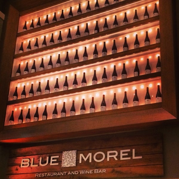 Foto scattata a Blue Morel Restaurant da Kari S. il 1/5/2014