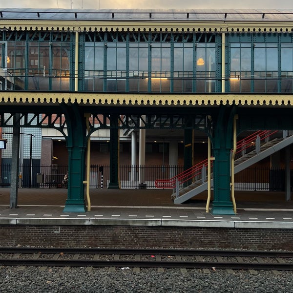 10/31/2023 tarihinde Pieter T.ziyaretçi tarafından Station &#39;s-Hertogenbosch'de çekilen fotoğraf