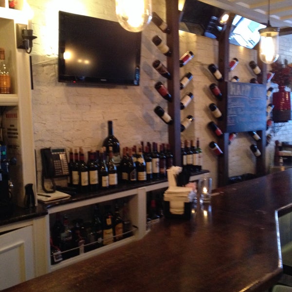 3/12/2015에 Michael P.님이 La Cava Wine Bar에서 찍은 사진