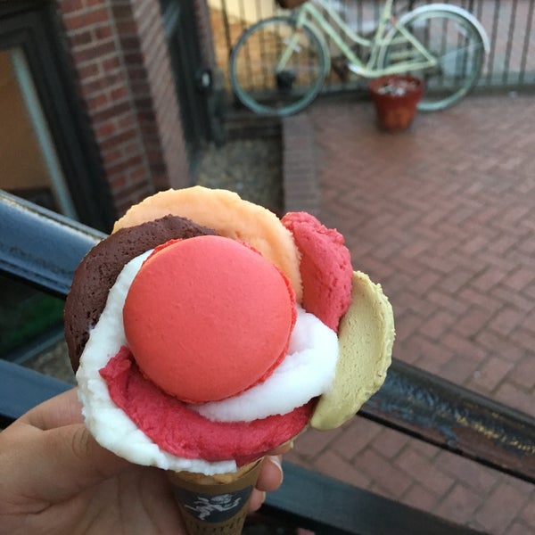 Amorino Ice Cream Parlor in Back Bay West