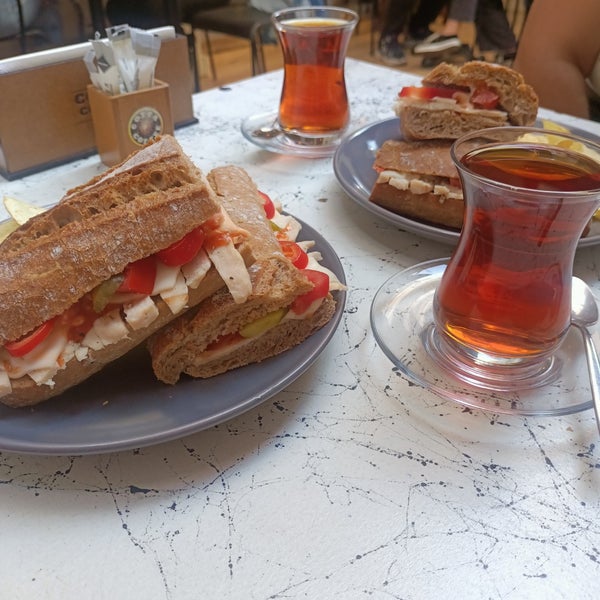 9/8/2023 tarihinde Queenziyaretçi tarafından Cotta Coffee'de çekilen fotoğraf