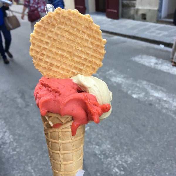 Foto scattata a La Strega Nocciola da Mitali G. il 5/21/2016