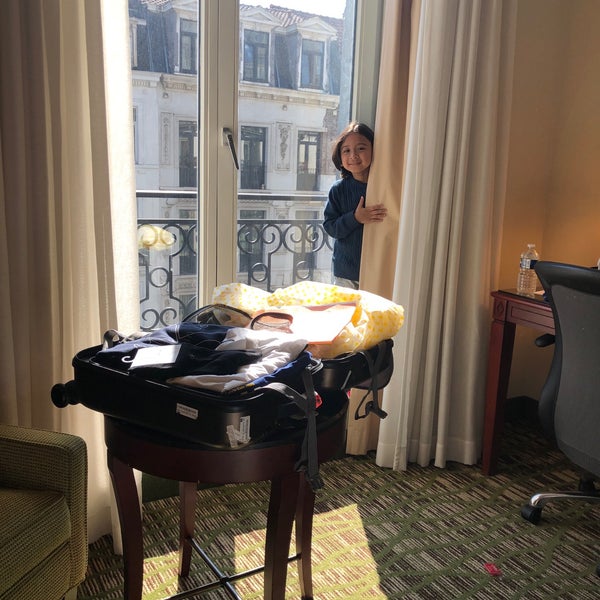 Foto diambil di Brussels Marriott Hotel Grand Place oleh Shakeel A. pada 4/18/2019