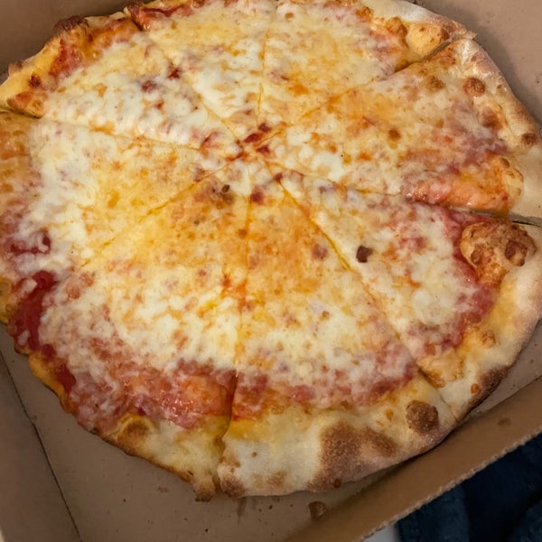 4/5/2021にJ9 П.がFlying Saucer Pizza Companyで撮った写真
