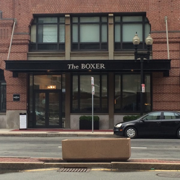 Das Foto wurde bei The Boxer Boston Hotel von Dbass H. am 5/25/2014 aufgenommen