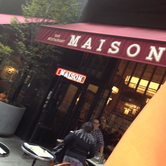 รูปภาพถ่ายที่ Maison โดย Marcus W. เมื่อ 10/28/2012