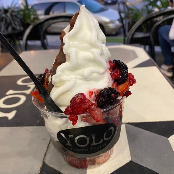Fotos en YOLO Frozen Yogurt Tienda de yogur helado