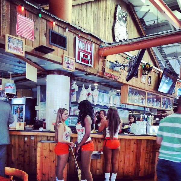 Hooters, 401 Biscayne Blvd Ste 225, Miami, FL, hoortes,hooters,hooters bays...