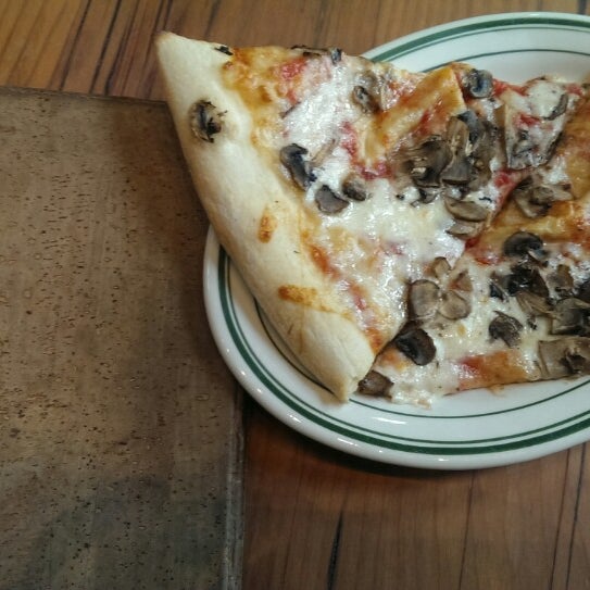 10/20/2014 tarihinde David J.ziyaretçi tarafından Velo Pizzeria'de çekilen fotoğraf