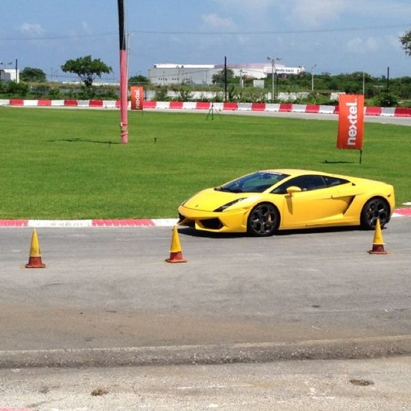 Foto scattata a Exotic Rides México da Fabricio C. il 7/7/2013