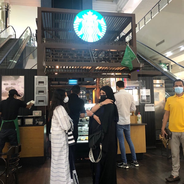 Foto scattata a Starbucks da Thamer il 9/25/2020