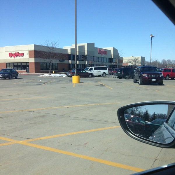 Photo taken at Hy-Vee by Charlie P. on 3/13/2013