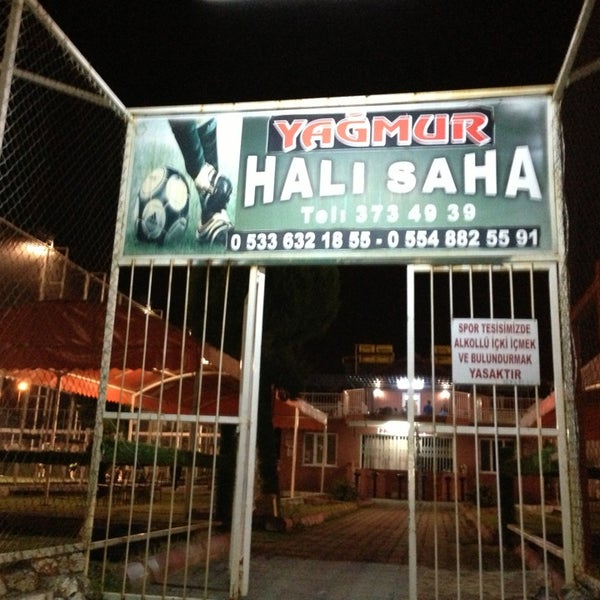 yagmur hali saha futbol sahasi