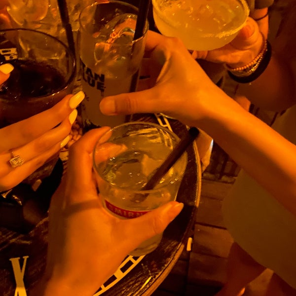 7/16/2021にKumru A.がİş Cocktail Bar 🍹🍸🍻で撮った写真