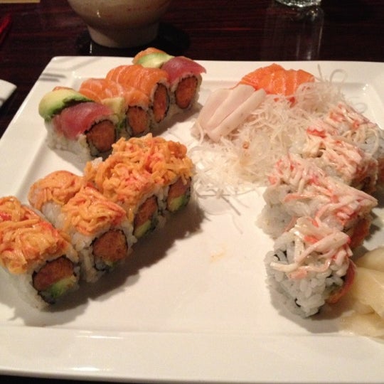 Das Foto wurde bei Sushi Kingdom von Tim am 10/23/2012 aufgenommen