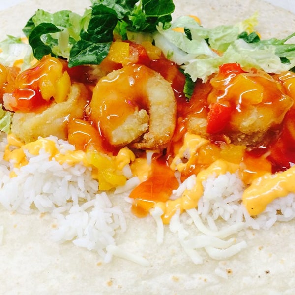 Foto diambil di Dos Ricco&#39;s Mexican and Asian Fusion oleh Chef Ricardo M. pada 12/16/2014