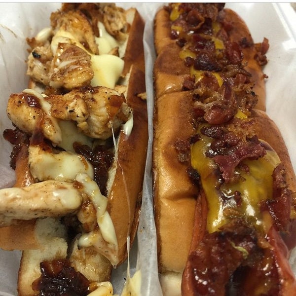 รูปภาพถ่ายที่ Jordans Hot Dogs &amp; Mac โดย Hotdogs M. เมื่อ 6/9/2015