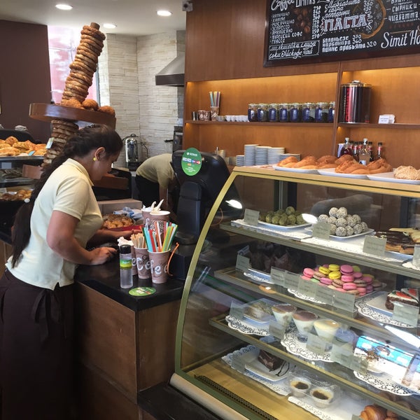 8/26/2015 tarihinde Burak Can P.ziyaretçi tarafından Simit House Cafe &amp; Bakery'de çekilen fotoğraf