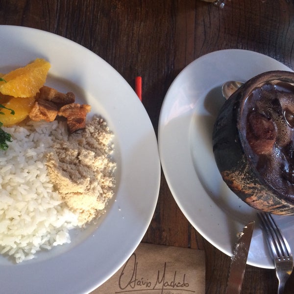 Das Foto wurde bei Otávio Machado Café e Restaurante von Juliana N. am 8/1/2015 aufgenommen