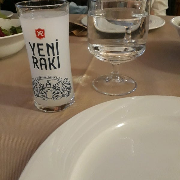 Das Foto wurde bei Yalı Restaurant von Semiramis 🍀 . am 6/19/2021 aufgenommen