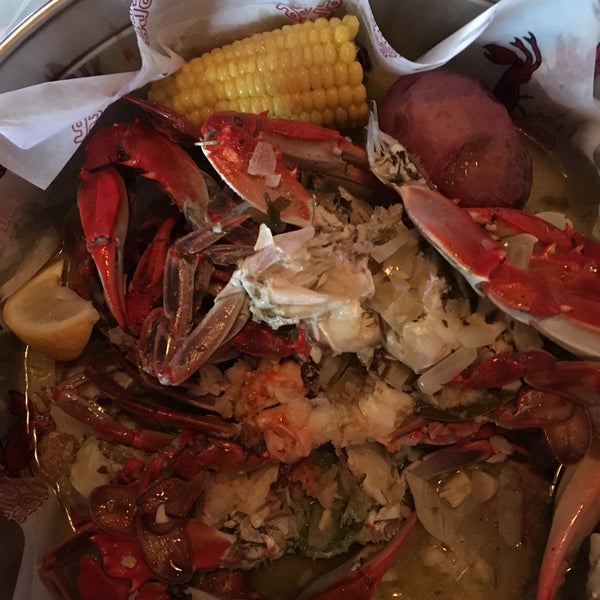 Photo taken at Bum Rogers Crab House &amp; Tavern by Rim K. on 4/1/2017