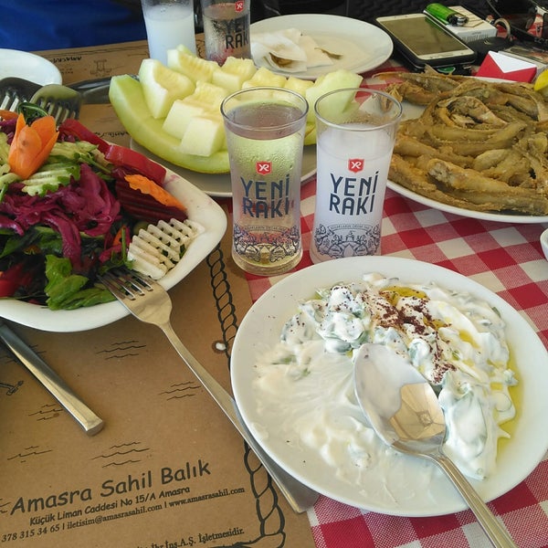 Foto scattata a Sahil Balık Restaurant da Taner T. il 8/13/2017