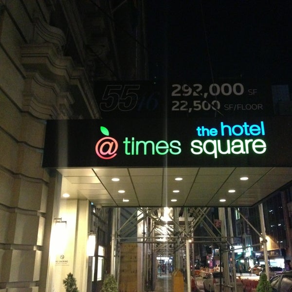 1/27/2013 tarihinde Goran L.ziyaretçi tarafından The Hotel @ Times Square'de çekilen fotoğraf