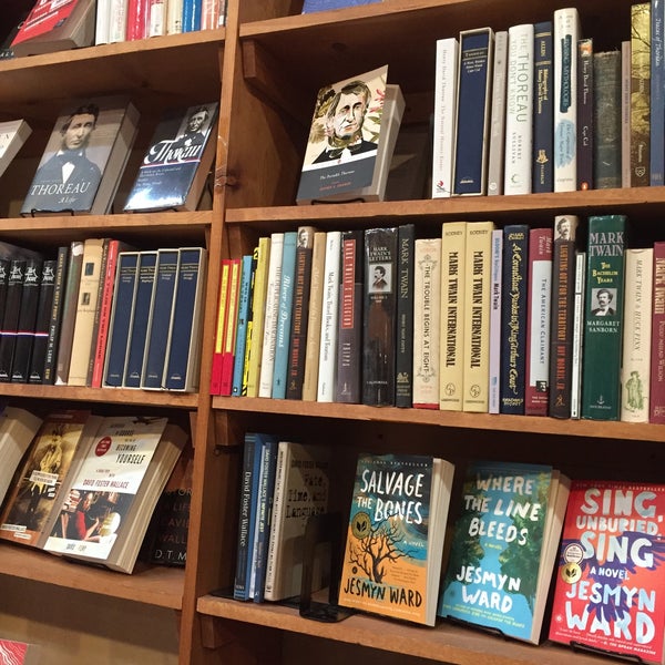 5/19/2018 tarihinde Kevin L.ziyaretçi tarafından Midtown Scholar Bookstore'de çekilen fotoğraf