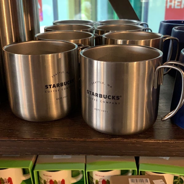 Das Foto wurde bei Starbucks von Eric D. am 10/13/2019 aufgenommen