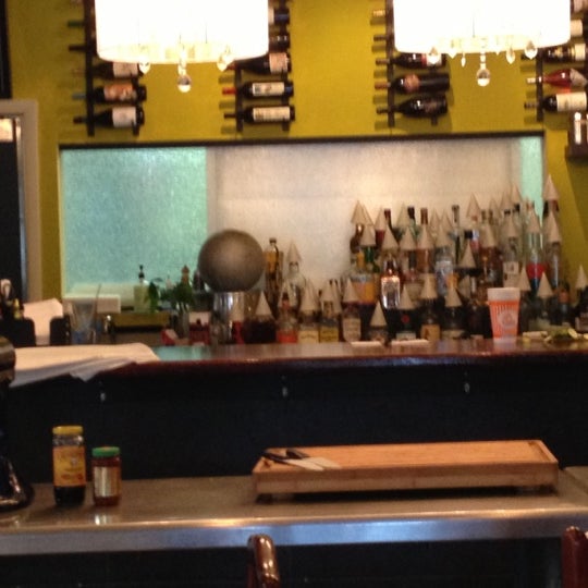 11/17/2012에 Julee M.님이 Blue Bamboo / An East-West Kitchen and Wine Bar에서 찍은 사진