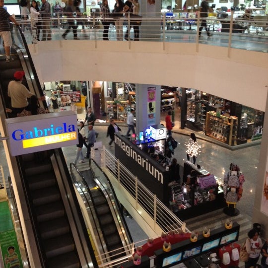 Foto tirada no(a) Shopping Avenida Center por Margarete V. em 4/28/2012