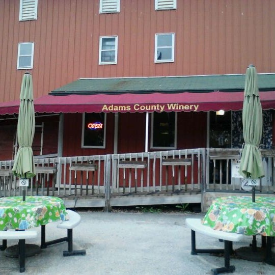 รูปภาพถ่ายที่ Adams County Winery โดย Jennifer S. C. เมื่อ 3/31/2012