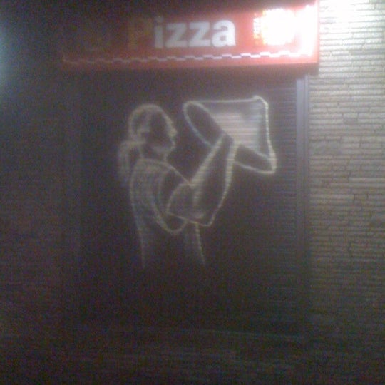 6/24/2012에 Mazen M.님이 Pasta Pesto Pizza에서 찍은 사진