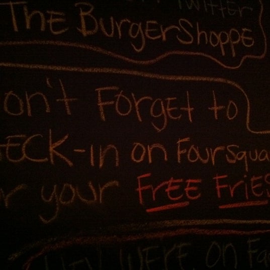 Photo taken at Burger Shoppe by Ronak D. on 6/24/2011