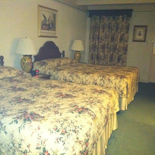 8/25/2011 tarihinde Chrissie Z.ziyaretçi tarafından The Desmond Hotel Albany'de çekilen fotoğraf
