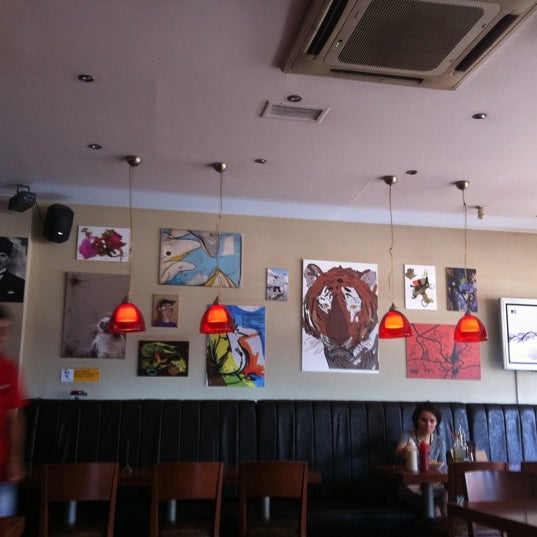 Foto tirada no(a) Cafe Nove por Mikhail S. em 8/1/2011