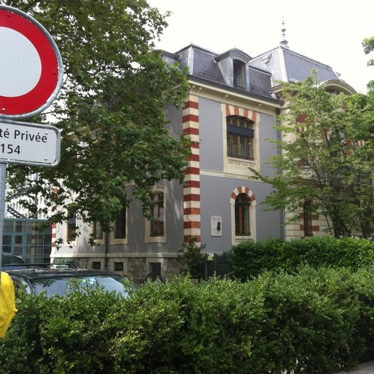 รูปภาพถ่ายที่ Geneva Hostel โดย José S. เมื่อ 6/24/2012