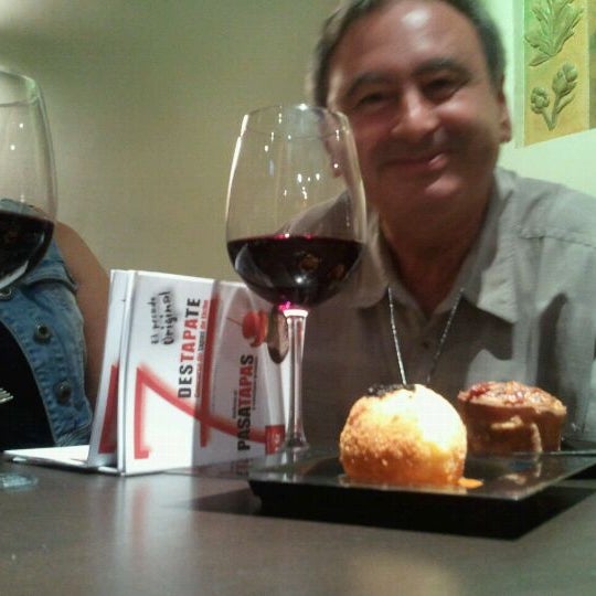 10/11/2011 tarihinde Julio G.ziyaretçi tarafından Restaurante Pernil'de çekilen fotoğraf