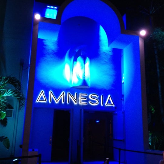 รูปภาพถ่ายที่ Amnesia Miami โดย Danny G. เมื่อ 4/1/2012
