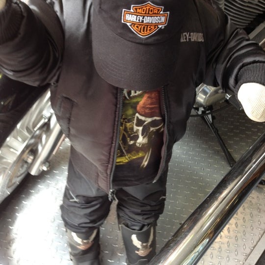 Photo prise au Harley-Davidson of NYC par Angry A. le7/14/2012