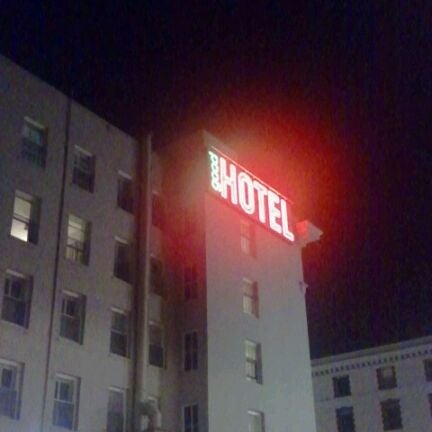 Das Foto wurde bei Good Hotel von Woobee W. am 12/18/2011 aufgenommen