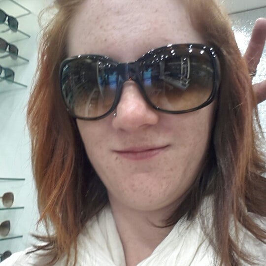 sunglass hut queensgate