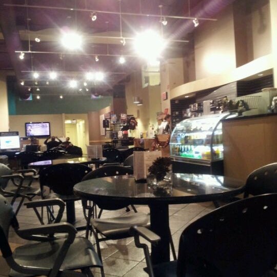 12/9/2011にBill S.がShowbiz Store &amp; Cafeで撮った写真